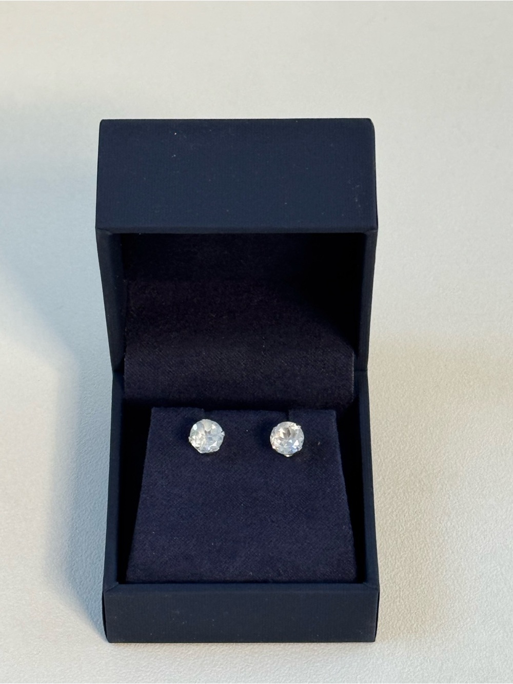 NWT 2.00 CTW Genuine White Topaz Stud Earrings Sterling Silver